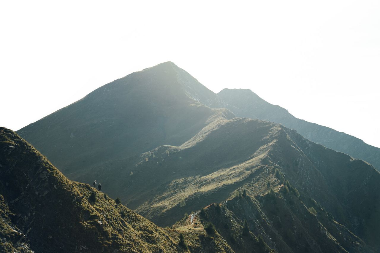 Die junge Marke THE GREEN MOUNTAIN lässt sich von der Schönheit der Schweizer Berglandschaft inspirieren.
