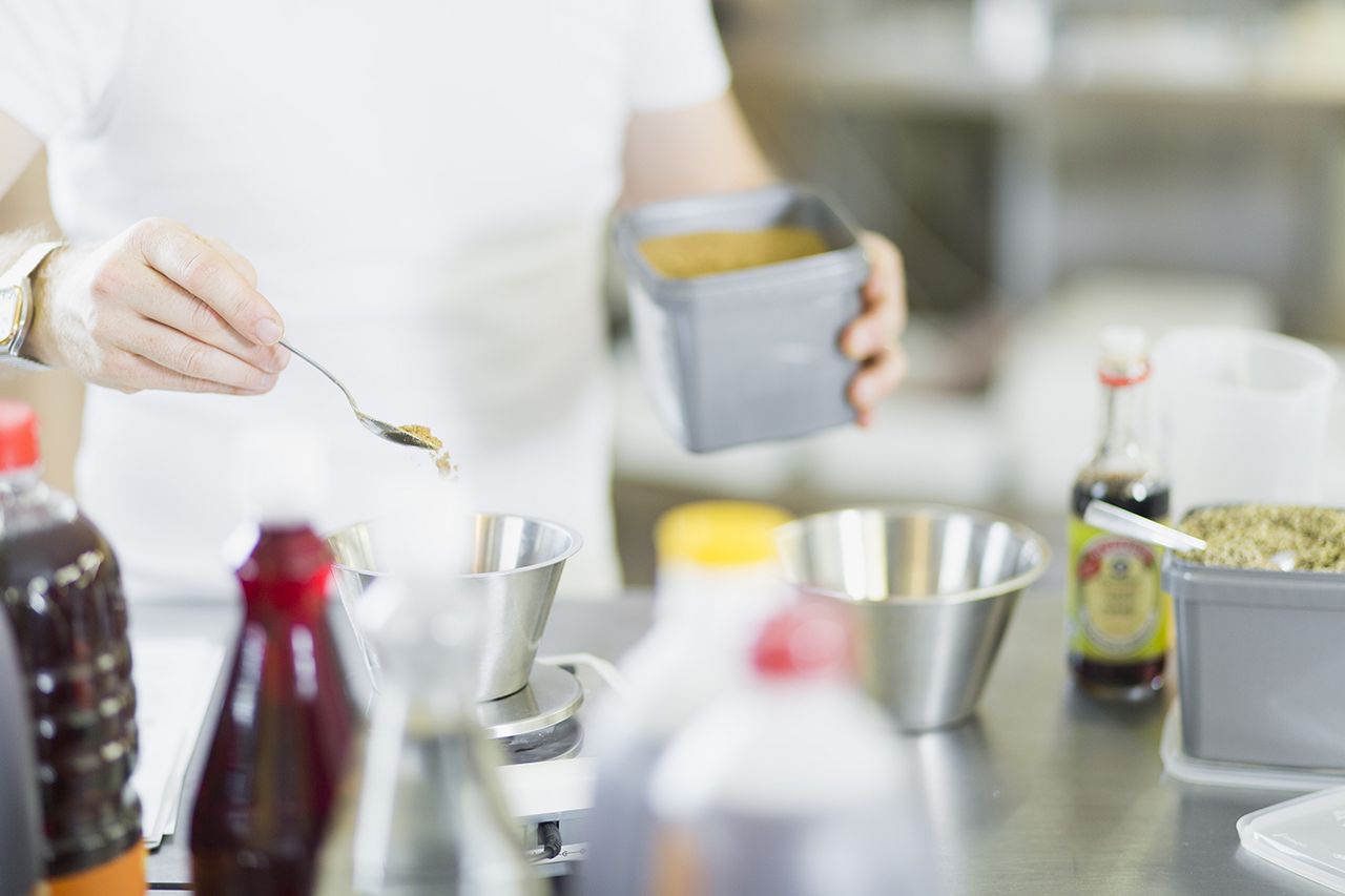 Die Dressings werden von Hand zubereitet, ohne künstliche Zusatzstoffe, Geschmacksverstärker oder Konservierungsmittel.
