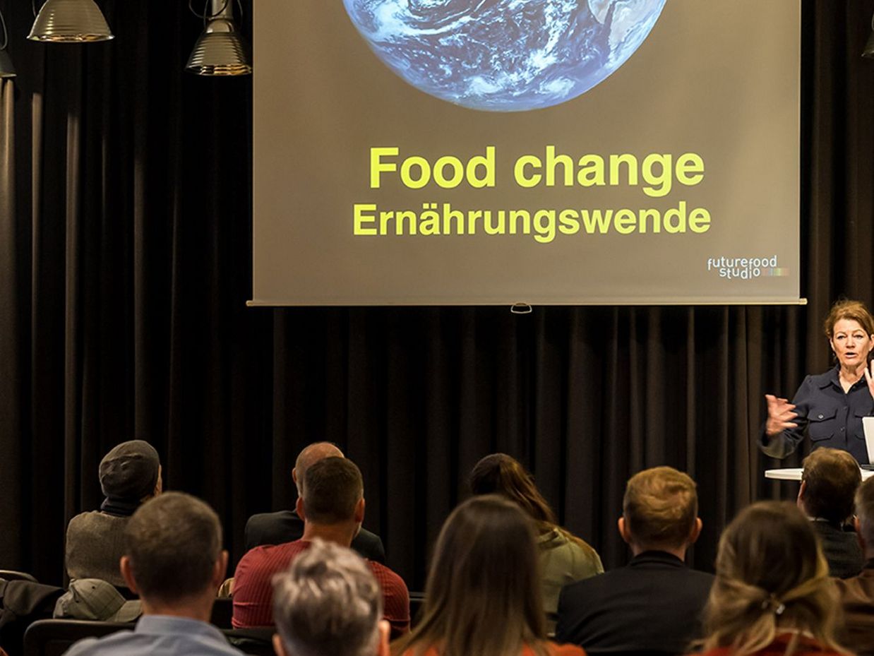 Spannende Einblicke: Hanni Rützler präsentierte an der Gastia 2023 die neuesten Foodtrends.