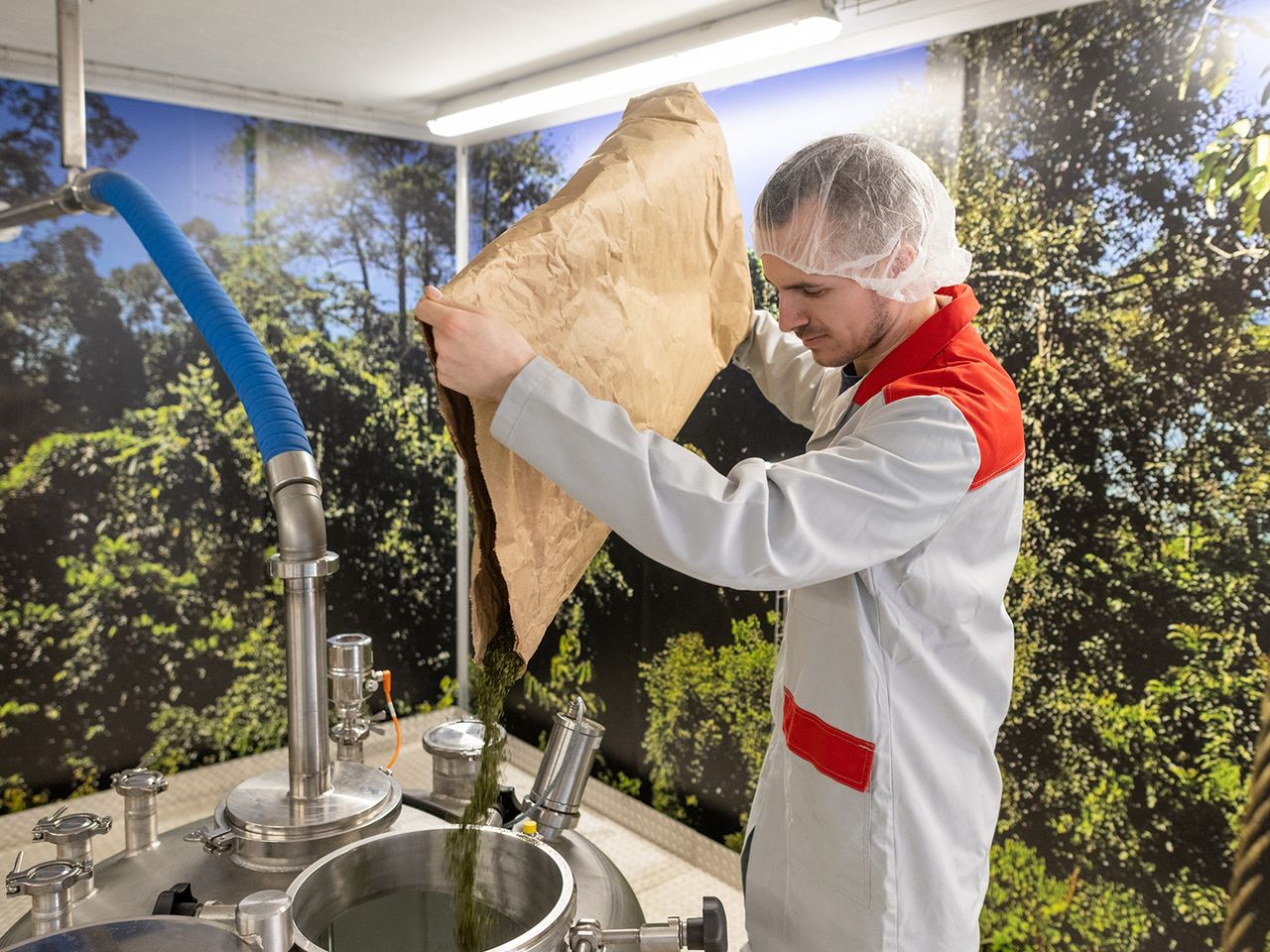 Enertea by Rivella wurde von Grund auf in Rothrist entwickelt und wird auch dort hergestellt. Die neue Getränkelinie vereint Schweizer Alpenkräuter und südamerikanische Teearten.
