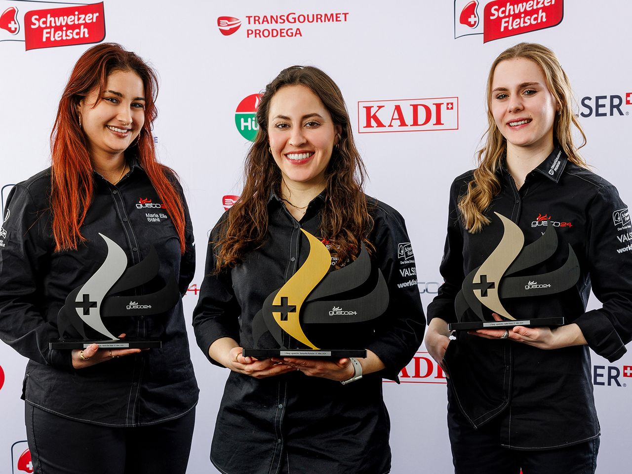Die drei Erstplatzierten (v.l.n.r.): Maria Elle Stähli (2. Platz), Samantha Buholzer (1. Platz), Yaëlle Brand (3. Platz)