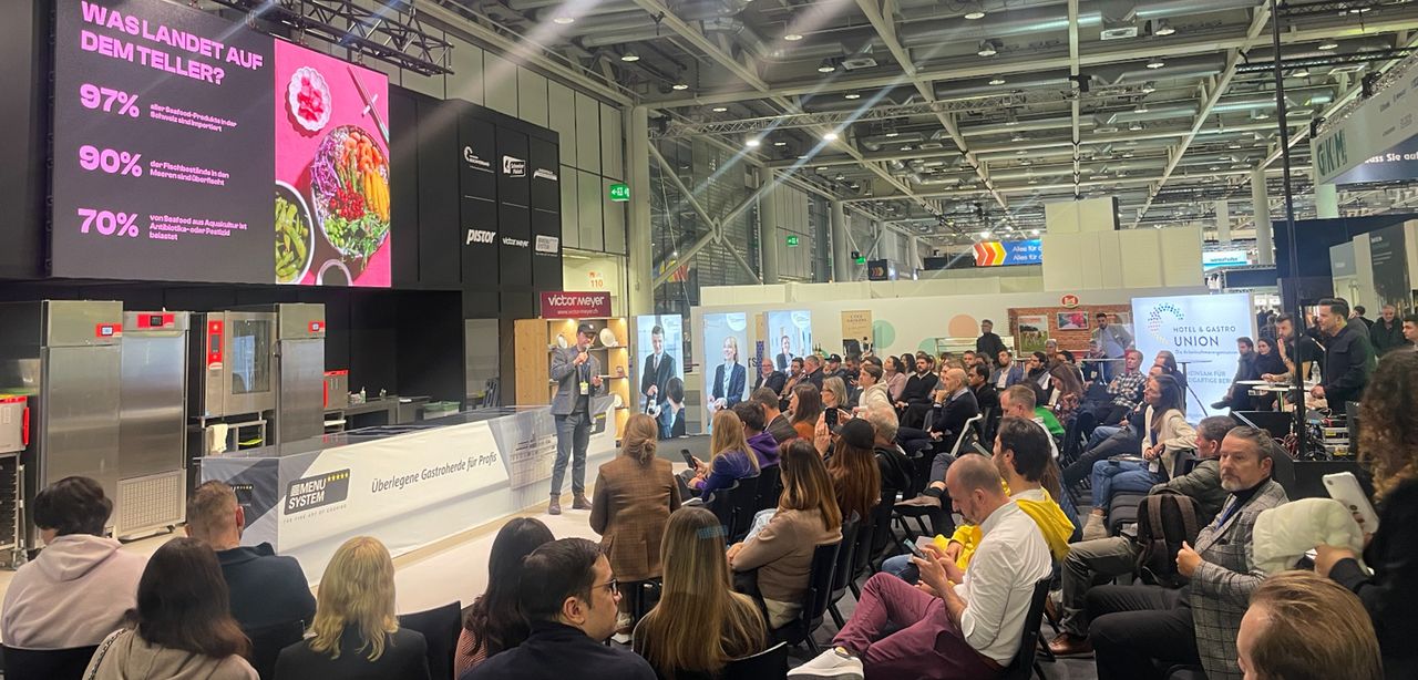 Grosses Interesse während den Live-Pitches an der Igeho.