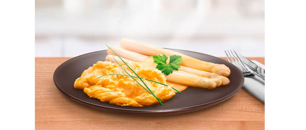 Eifix Schlemmer Rührei mit weißem Spargel und Sauce