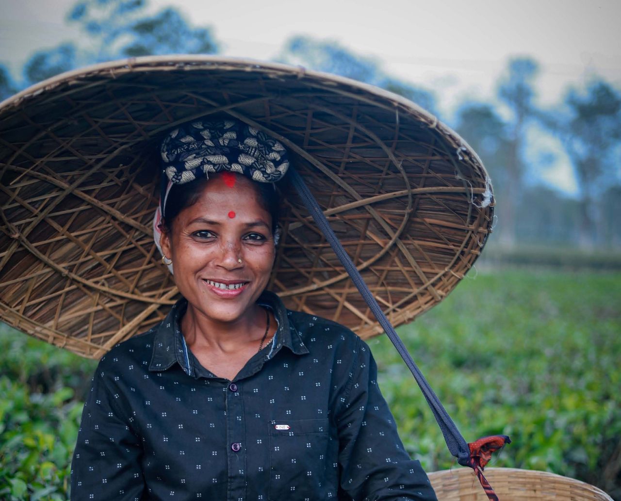 Ms Bewla, Teearbeiterin der «Chamong Tea Exports Pvt. Ltd» in Calcutta, Indien / Fairtrade NAPP