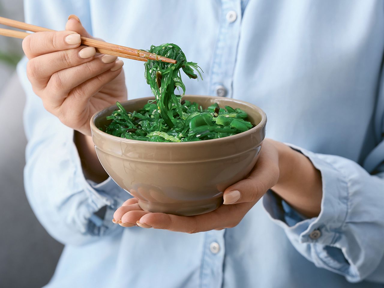 Algen werden nicht nur für Sushi verwendet, sondern auch für Salate, Snacks und vieles mehr.