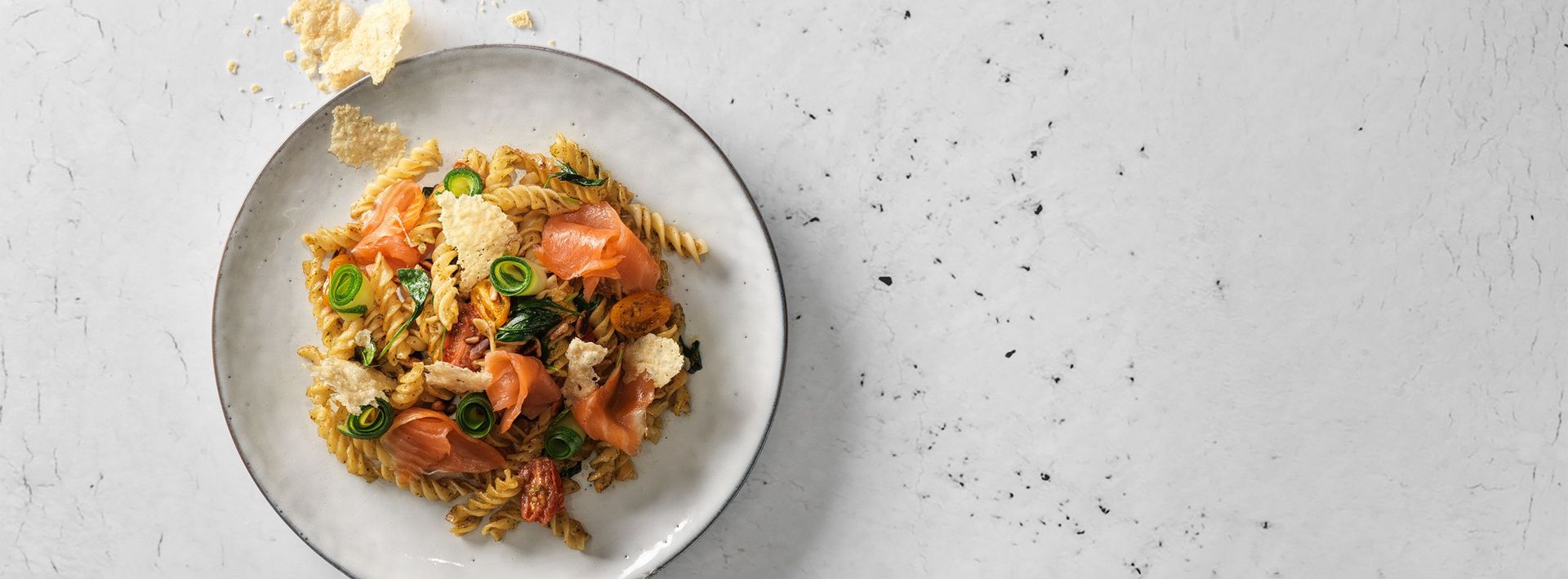 Algenpasta mit Rauchlachs - Rezept von Aurel Manser