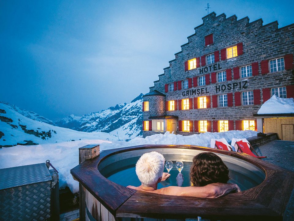 Winterruheoase Grimsel Hospiz Whirlpool.