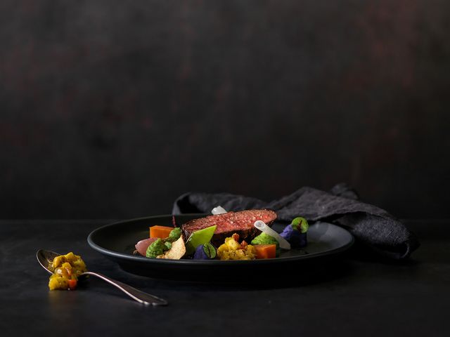 Leicht und lecker: Mastige Beilagen und Saucen sind von gestern. Heute punkten Gastgebende mit herrlich frischer Chimichurri oder Salsa verde.