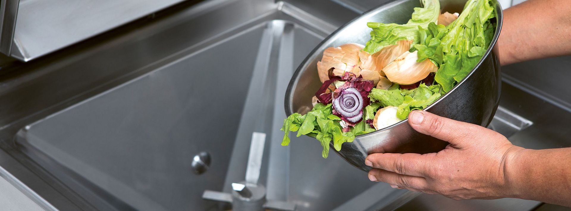 Mit der richtigen Entsorgungstechnik wird eine platzsparende, kostenoptimierte und hygienische Entsorgung sichergestellt.