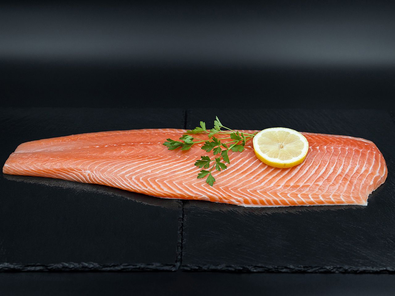 Die Swiss Alpine Fish AG züchtet Fisch in Lostallo. Das Unternehmen gehört zu einer der saubersten und nachhaltigsten Fischfarmen der Welt.