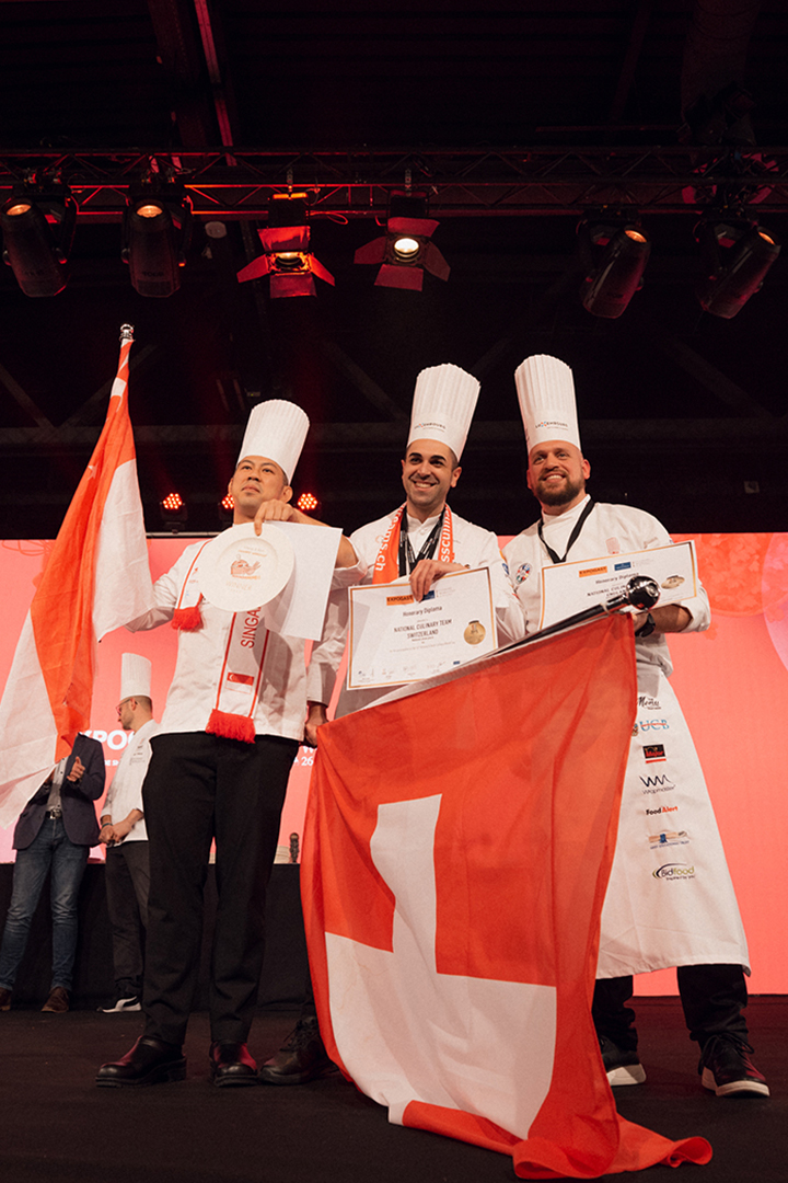 Jorge Cardoso (Mitte) Weltmeister mit seinem Schaustück