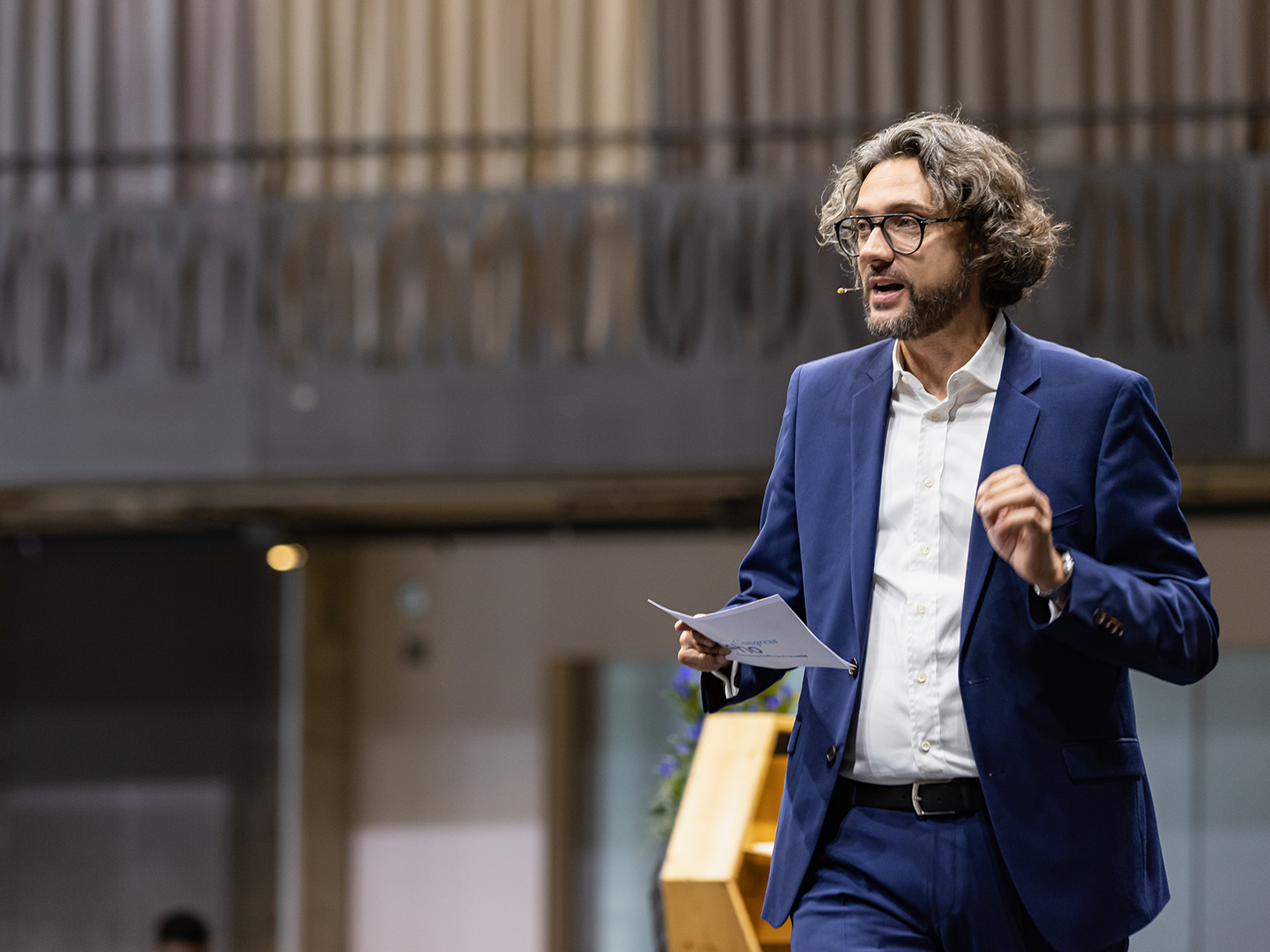 Moderator und Gastroexperte Andrin Willi auf der Igeho-Bühne 