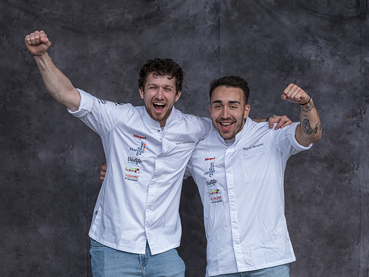 Miguel Marques – Sous Chef, Alois By Dallmayr**, München neben Assistent Peter Leibetseder (Chef de Partie, Alois by Dallmayr Fine Dining**, München)