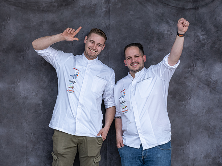 Marcel von Winckelmann (Küchenchef, Landgasthof zum Müller, Ruderting) und Assistent Florian Kornexl (Chef de Partie, Esszimmer by Käfer**, München)
