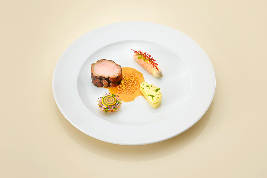 Kalbsnierstück & Zunge mit Wachholderbeeren-Spargel-neue Kartoffeln-sommerliches Törtchen-