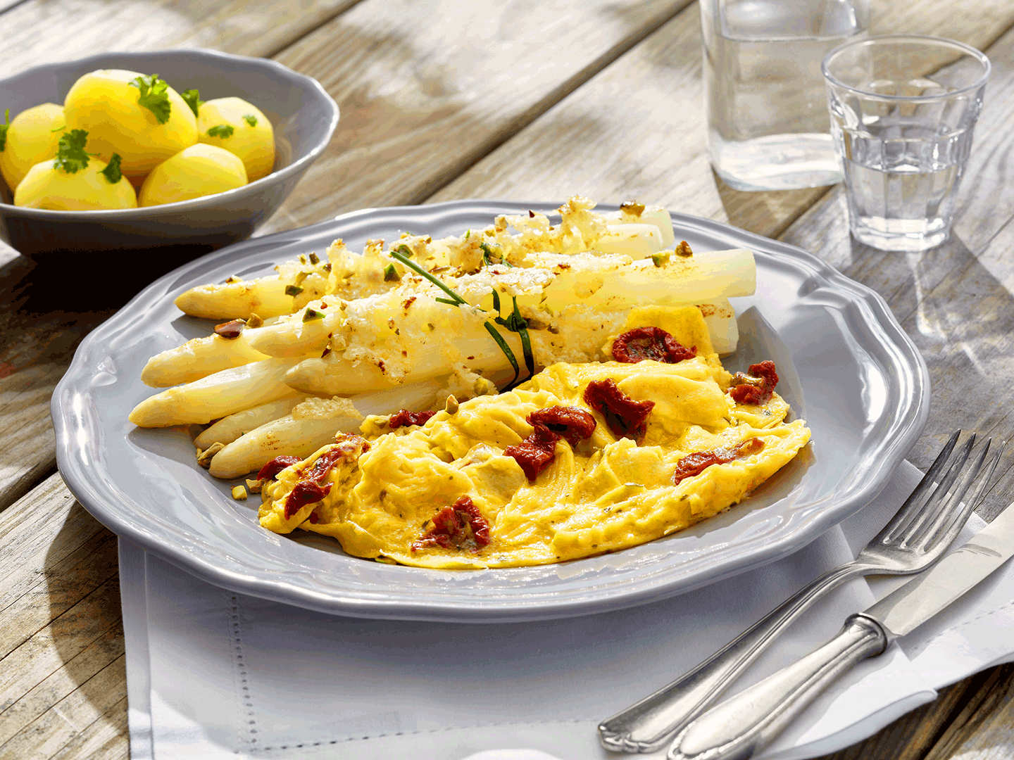 Ein Genuss Duo: Spargel mit Rührei