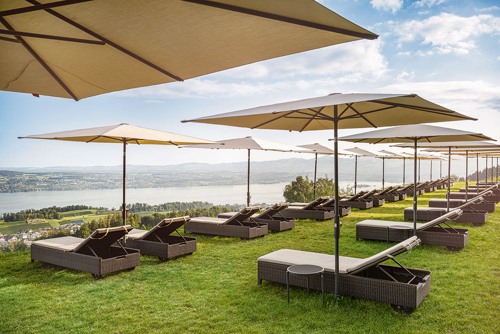 Sonnengeschützte Aussicht vom Panorama Resort & Spa in Feusisberg.