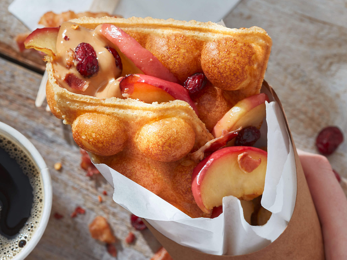 Wir feiern den Sommer 2023! Ein Hoch auf Waffeln und Pancakes und Eis.